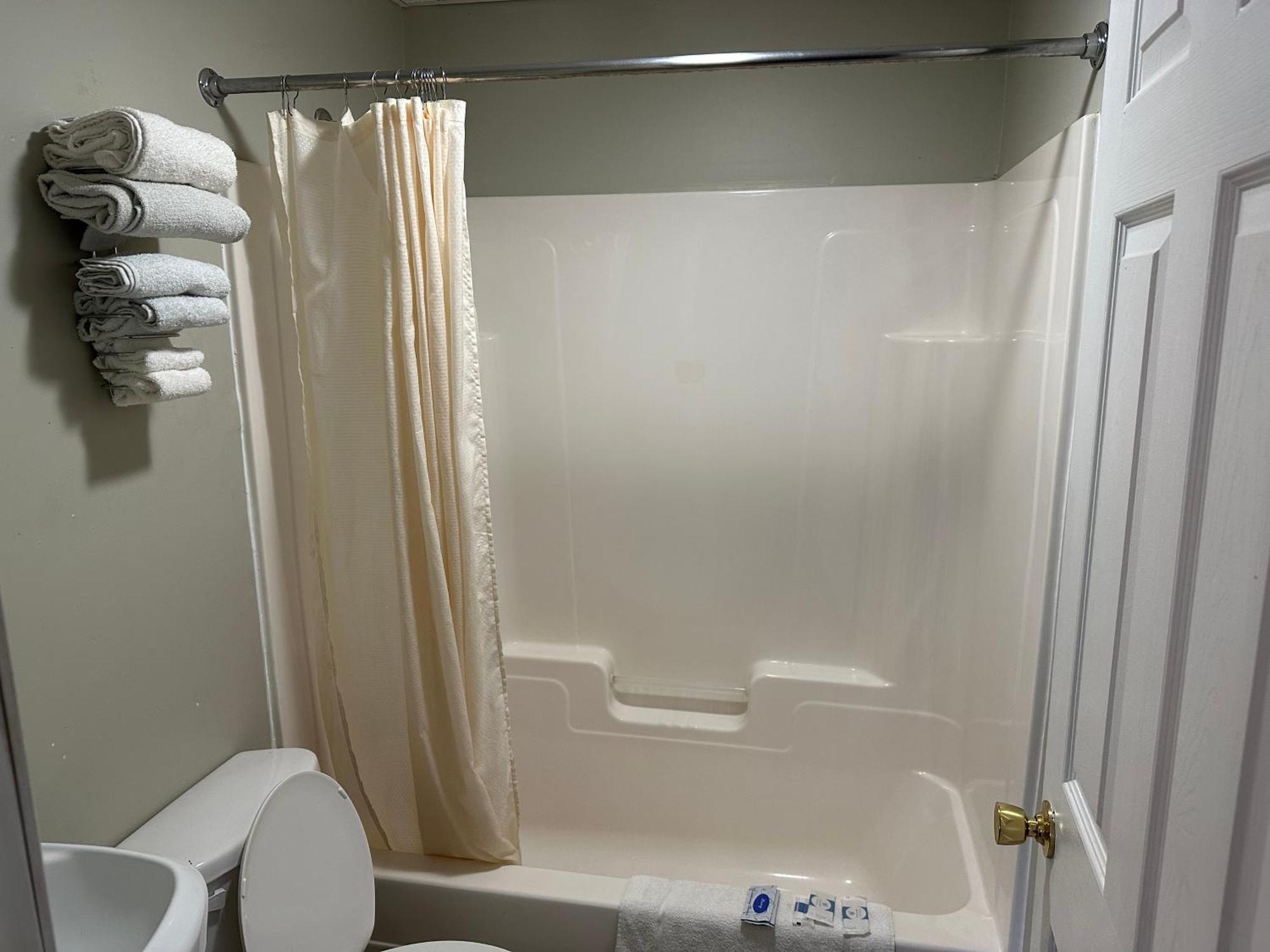 Economy Inn Alfred Екстериор снимка