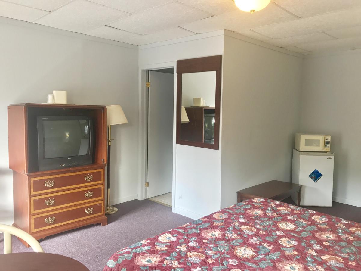 Economy Inn Alfred Екстериор снимка